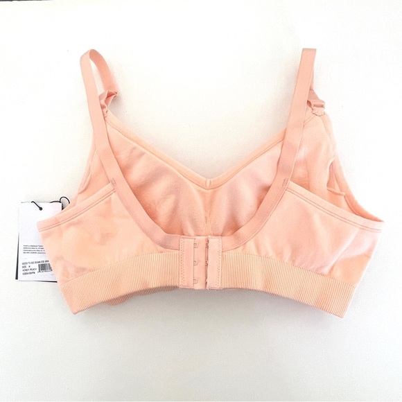 Knix Good to Go Seamless Bra in Homey Peach - Picture 2 of 8